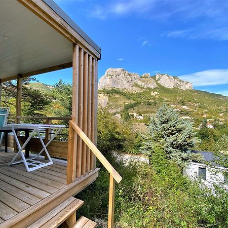 Отель Camping Les Princes D'Orange Orpierre Экстерьер фото