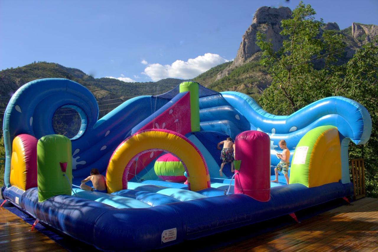 Отель Camping Les Princes D'Orange Orpierre Экстерьер фото