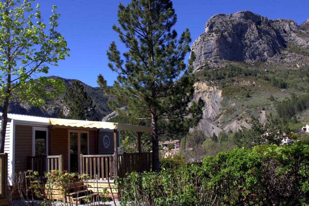 Отель Camping Les Princes D'Orange Orpierre Экстерьер фото