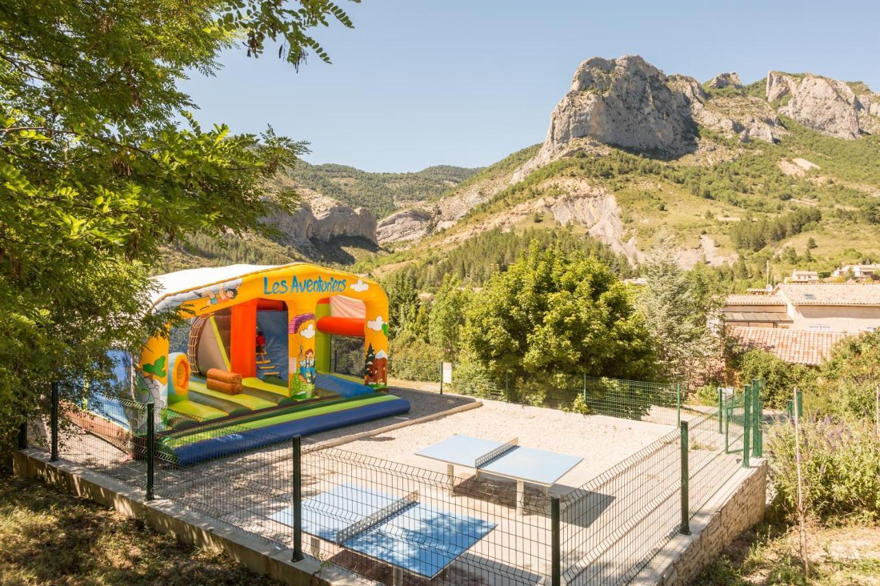Отель Camping Les Princes D'Orange Orpierre Экстерьер фото