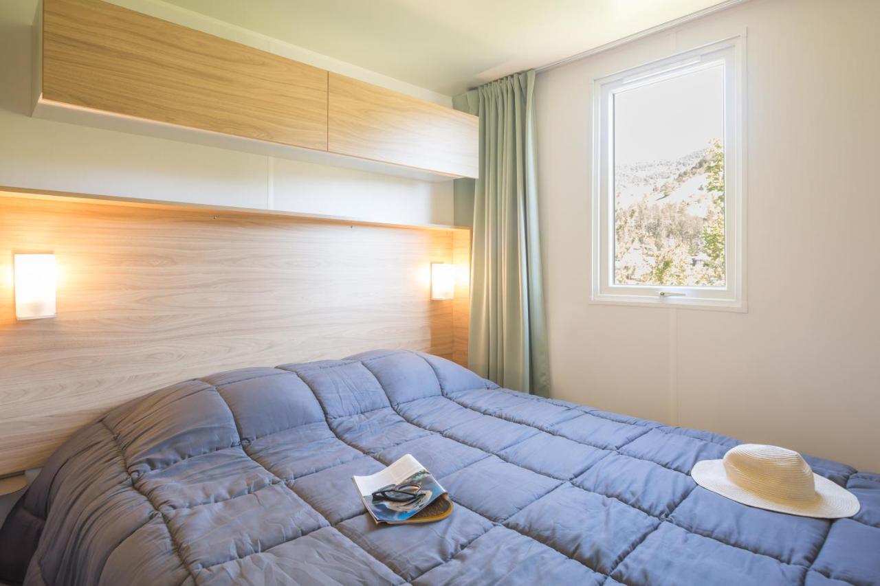 Отель Camping Les Princes D'Orange Orpierre Экстерьер фото