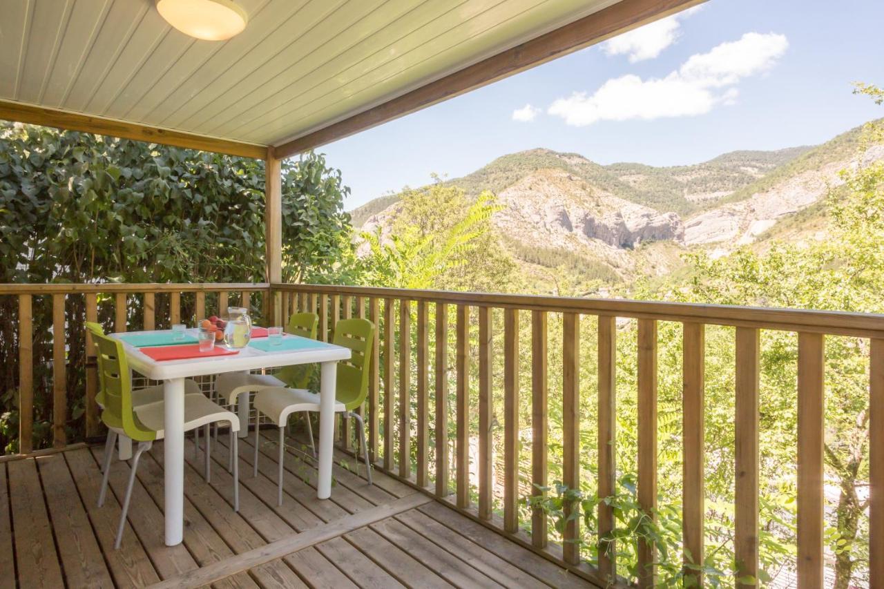 Отель Camping Les Princes D'Orange Orpierre Экстерьер фото
