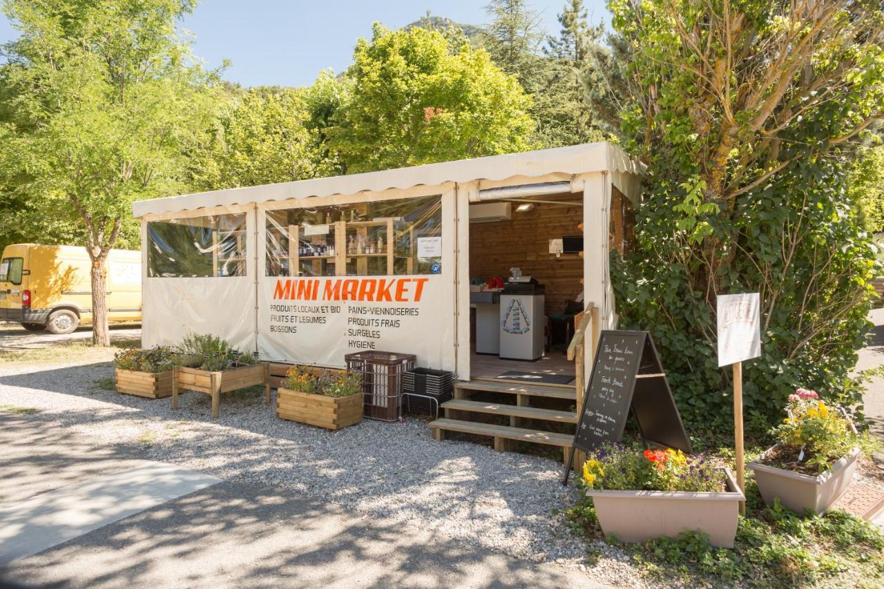 Отель Camping Les Princes D'Orange Orpierre Экстерьер фото