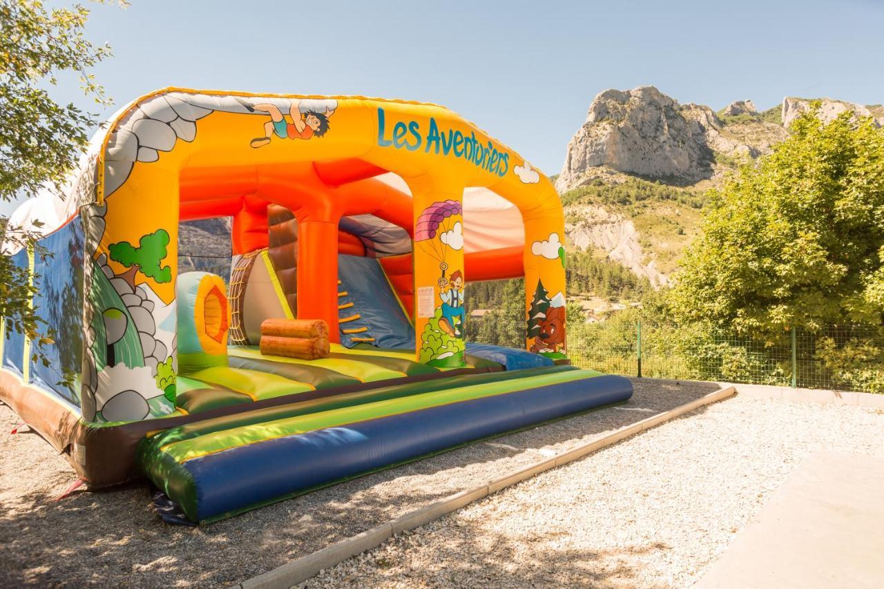 Отель Camping Les Princes D'Orange Orpierre Экстерьер фото