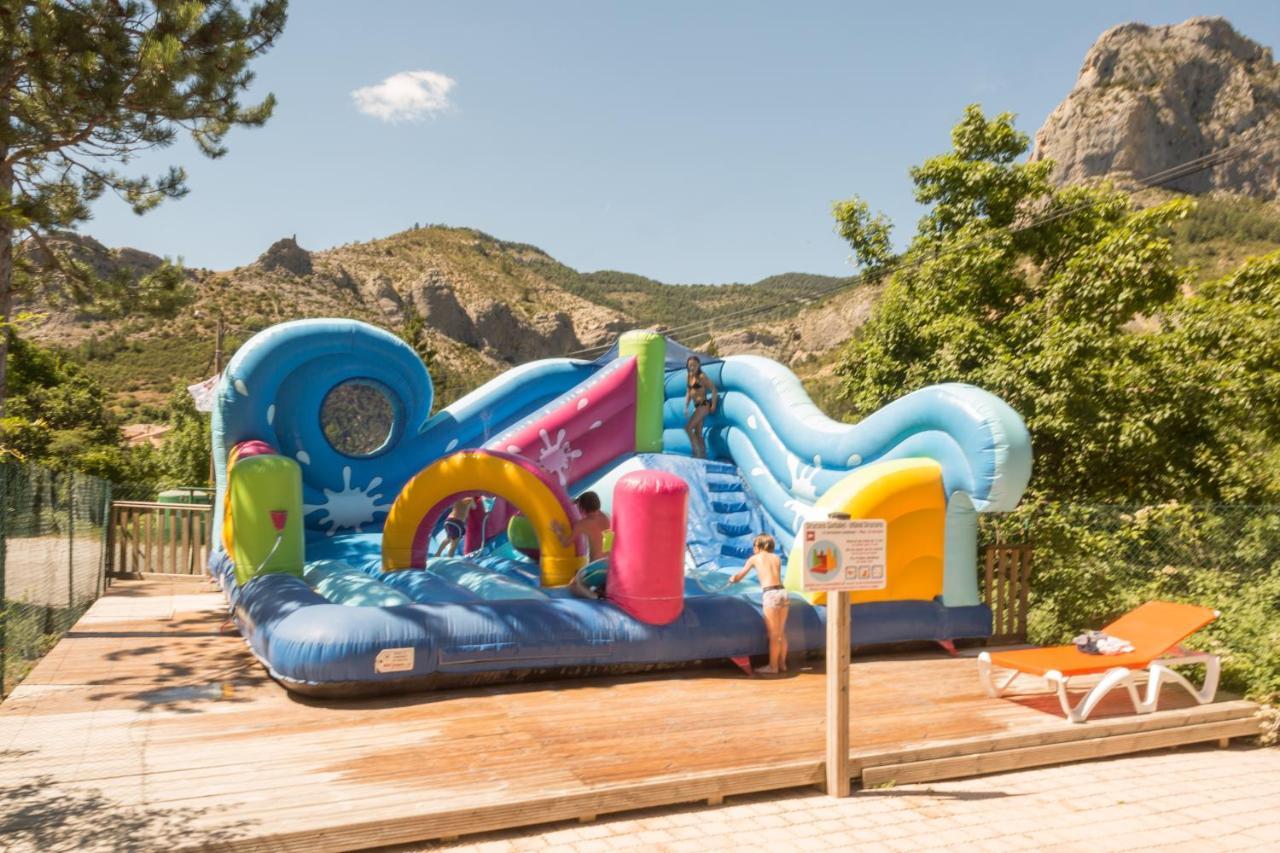 Отель Camping Les Princes D'Orange Orpierre Экстерьер фото