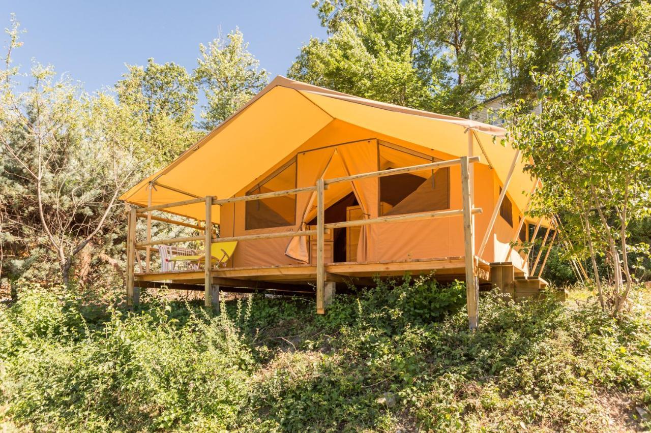 Отель Camping Les Princes D'Orange Orpierre Экстерьер фото
