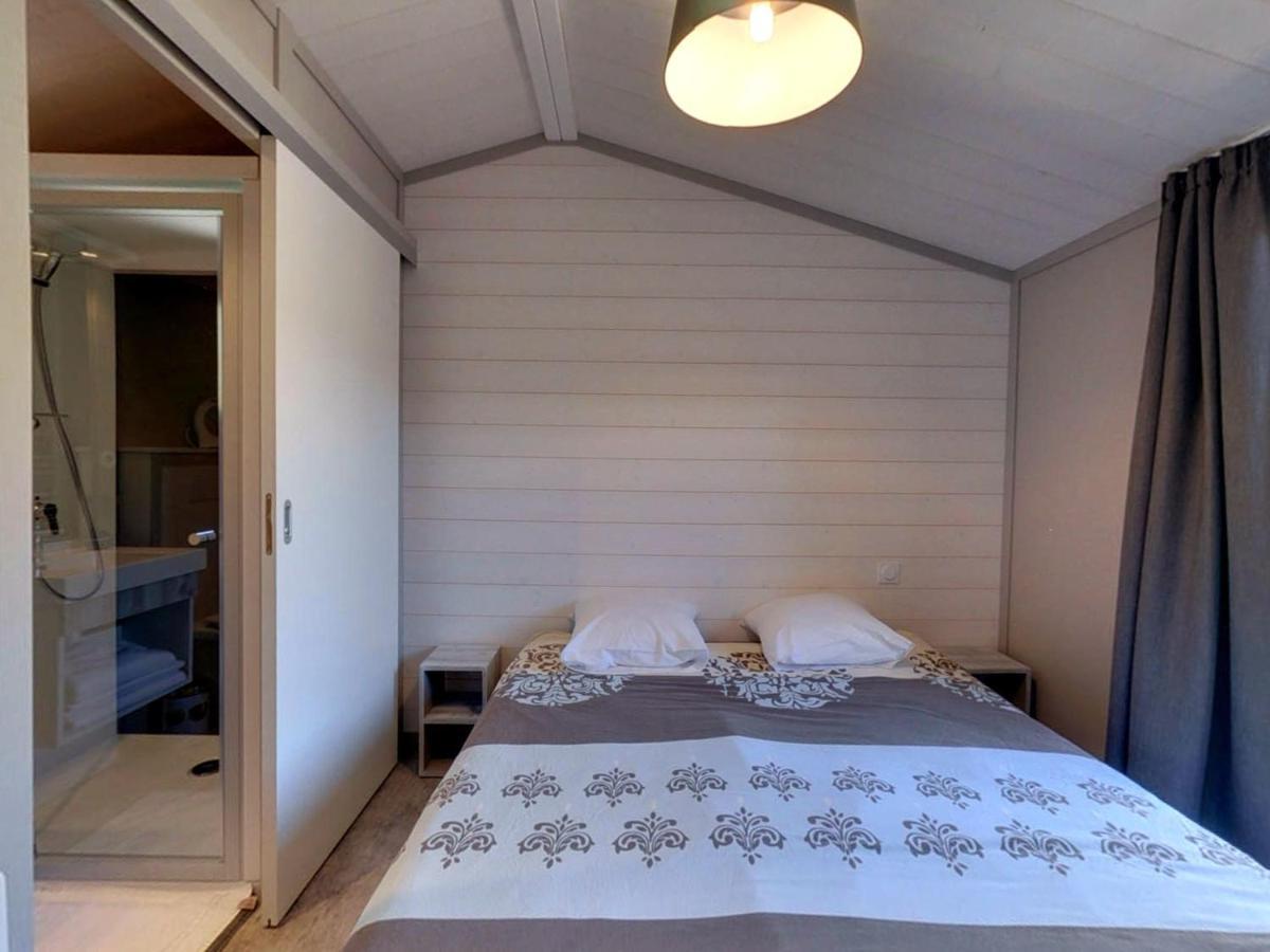 Отель Camping Les Princes D'Orange Orpierre Экстерьер фото