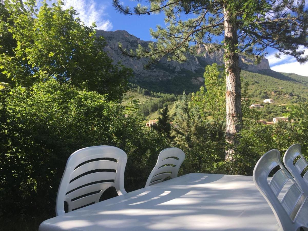 Отель Camping Les Princes D'Orange Orpierre Экстерьер фото