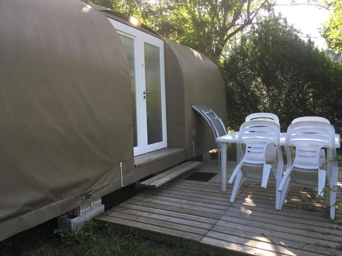 Отель Camping Les Princes D'Orange Orpierre Экстерьер фото