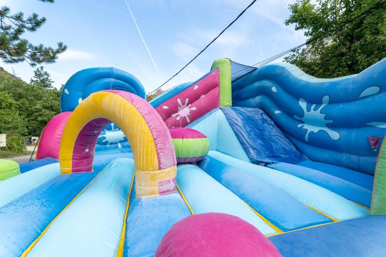 Отель Camping Les Princes D'Orange Orpierre Экстерьер фото