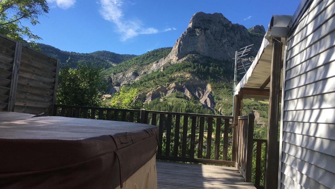 Отель Camping Les Princes D'Orange Orpierre Экстерьер фото